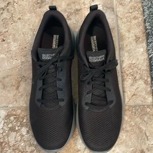 Men’s black sketchers go walk, tennis shoes